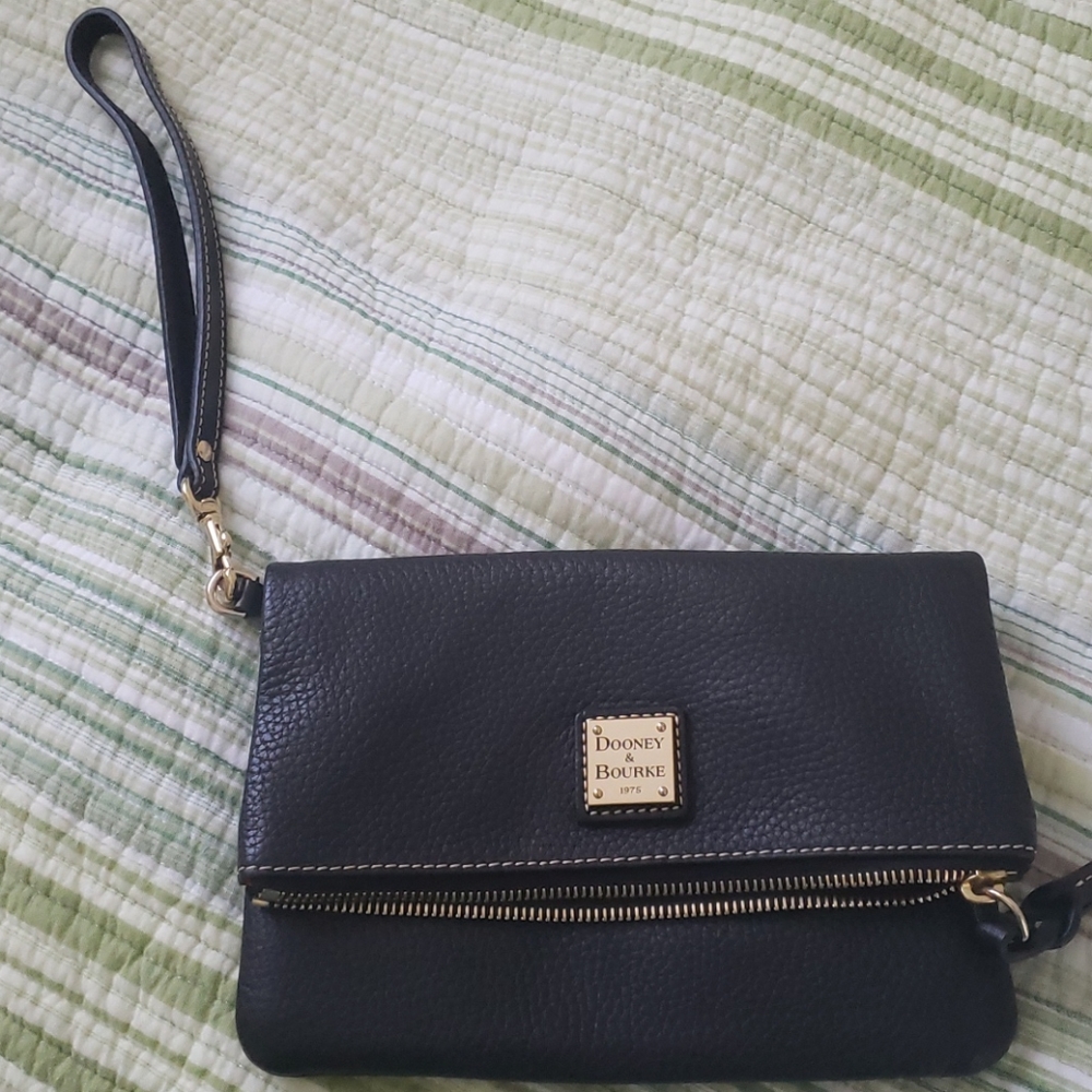 Dooney and Bourke holdover wristlet